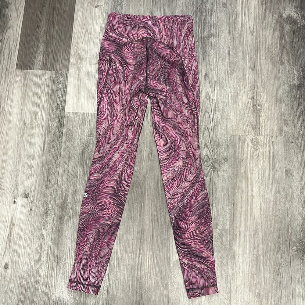 NWOT Lululemon-Swift Speed High-Rise Tight, size 4 - Picture 4 of 6